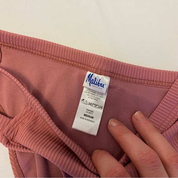 Cut out Bikini bottom - Picture 2 of 4